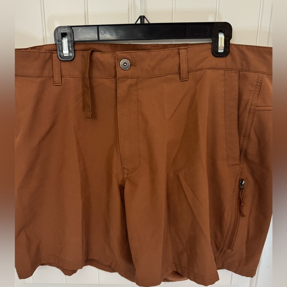 The North Face Men's brown Flat Front Shorts waist size 40 B - Picture 2 of 4